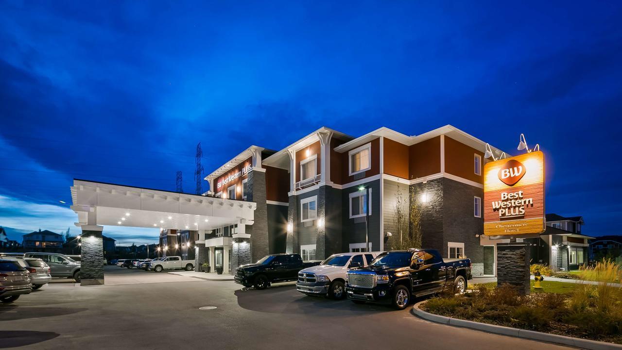Best Western Plus Chestermere Hotel Exterior foto